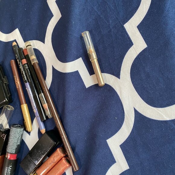 Marc Jacobs/ Estee Lauder /Victoria Secret & more LOT OF MAKEUP - Picture 8 of 11